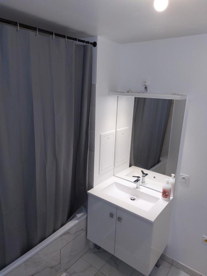 New Regence Apartment เซร์ริส ภายนอก รูปภาพ