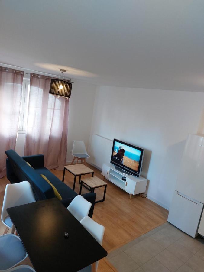 New Regence Apartment เซร์ริส ภายนอก รูปภาพ